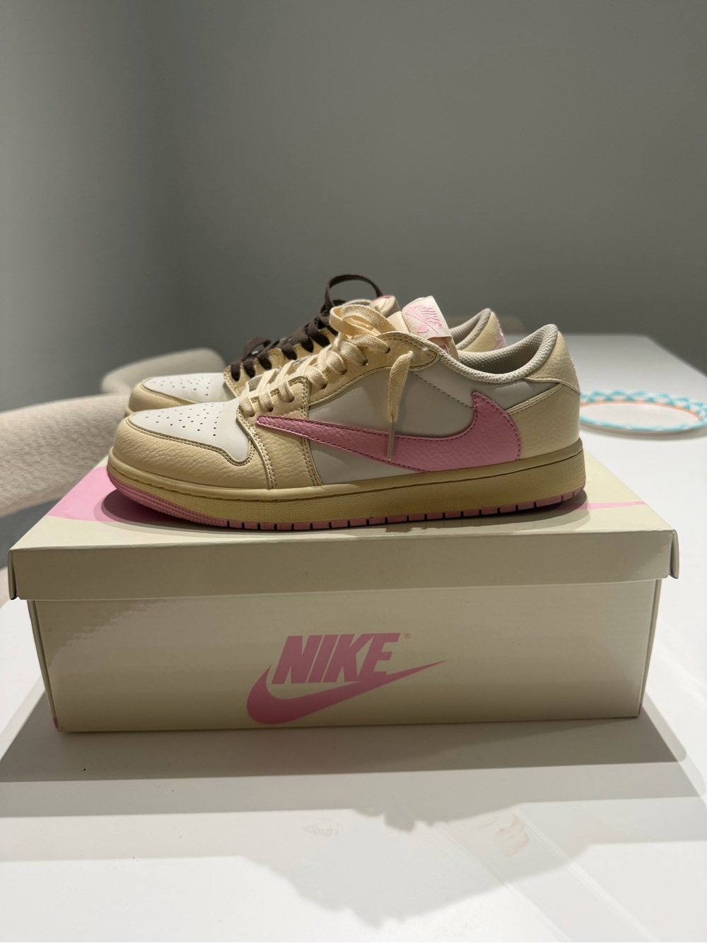 Travis Scott Air Jordan 1 Low OG Pink Shy